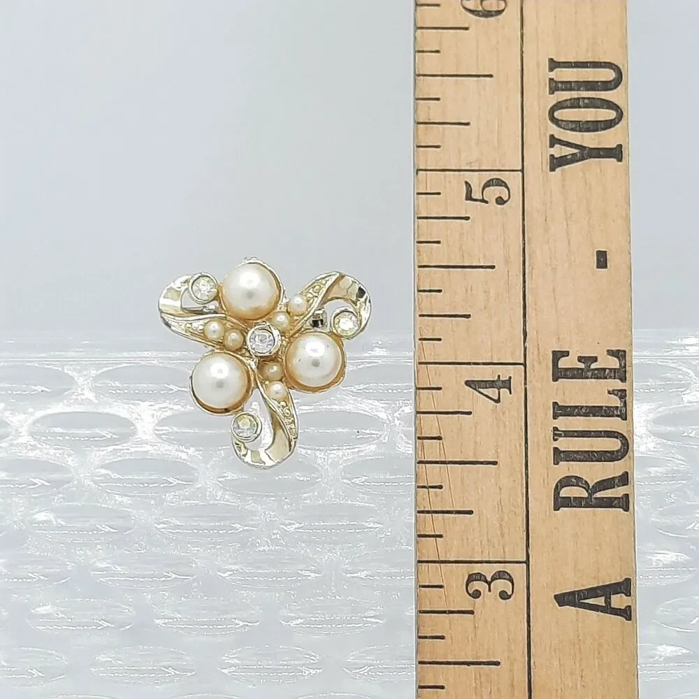 Vintage 1950s Gold-Toned Swirl Brooch Pin with Faux Pearls and Rhinestones